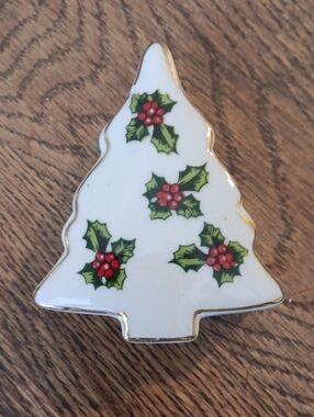 White Ceramic Lefton Christmas Tree Trinket Dish with Holly and Gold Trim